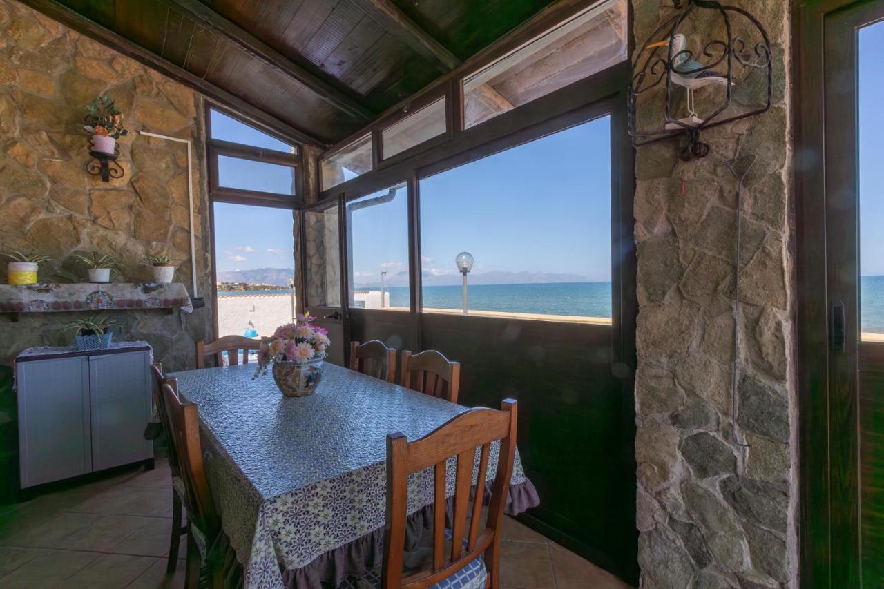 Casa Vacanza Barbera - In Riva Al Mare Villa Trappeto  Exterior foto