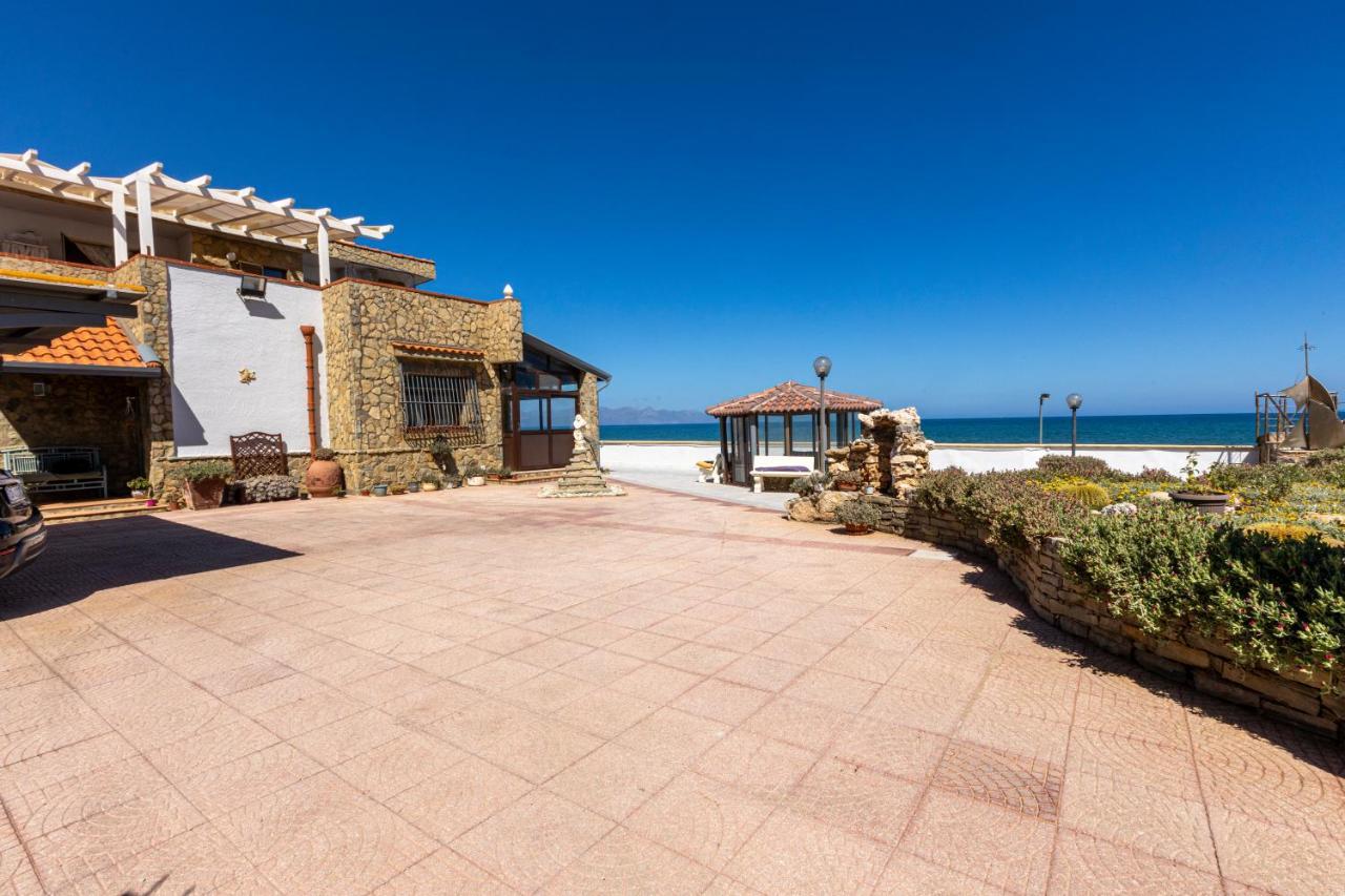 Casa Vacanza Barbera - In Riva Al Mare Villa Trappeto  Exterior foto