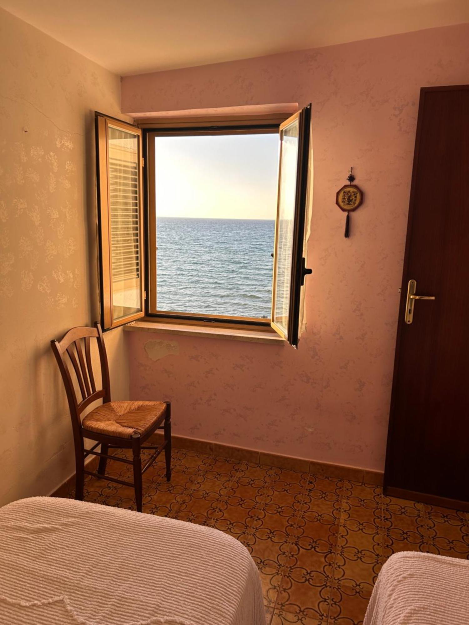 Casa Vacanza Barbera - In Riva Al Mare Villa Trappeto  Exterior foto