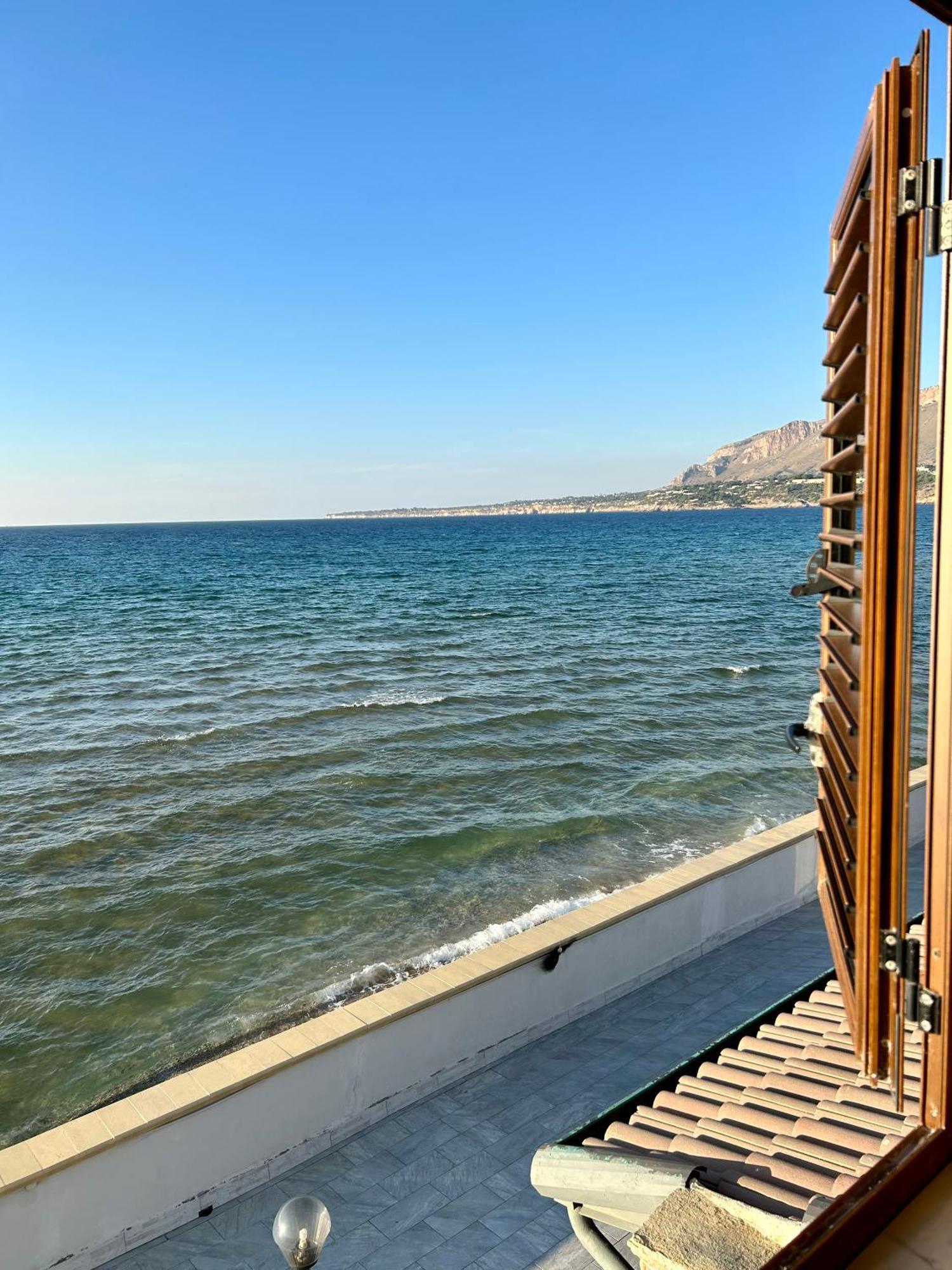 Casa Vacanza Barbera - In Riva Al Mare Villa Trappeto  Exterior foto